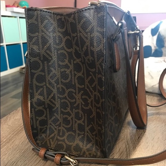 Calvin Klein Like New Handbag - Picture 4 of 6